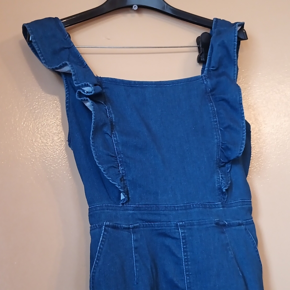 Denim romper| Denim open back romper| Ruffle Apron Sz Large |summer Rompers. - Picture 5 of 10